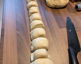 A picture of step 5 of Tear and share garlic bread.