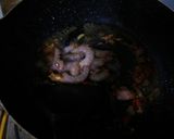 รูปขั้นตอนการทำที่ 3 ของ กุ้งผัดสะตอใบกะเพรา