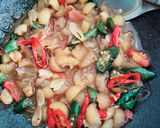 Foto langkah ke 4 dari resep Tumis kikil pedas manis.