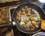 Foto del paso 1 de la receta: Garbanzos con setas y butifarra