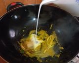 Foto langkah ke 4 dari resep Tumpeng Nasi Kuning.