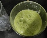A picture of step 3 of Healthy green juice.