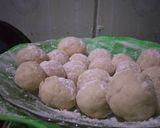 Foto langkah ke 3 dari resep Bola-bola singkong maknyoss.