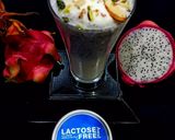 A picture of step 4 of Dragon fruit milkshake.