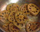 A picture of step 5 of Spicy Lotus Root Kimpira Stir-fry.