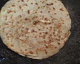 A picture of step 7 of Spicy garlic parantha.