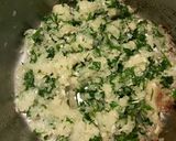 Foto del paso 3 de la receta Pescadilla frita en salsa de ajos y perejil