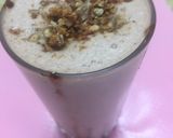 A picture of step 6 of Oats & Strawberry Milkshake with caramelized sunflower seeds.