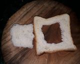 A picture of step 1 of Egg omelette sandwich.