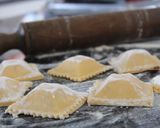 Foto del paso 3 de la receta: Raviolones de mozzarella & panceta ahumada