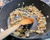 Une image de l'étape 12 de Dahl au curry jaune, légumes, cajous et gingembre au lait de coco.