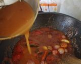 A picture of step 5 of Poondu milagu kulambu.
