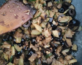 Foto del paso 6 de la receta: Lazos vegetales de pasta con aceitunas en pisto