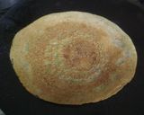 A picture of step 4 of Hari moong dal chila.