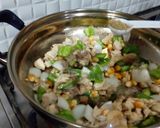 A picture of step 13 of White Sauce Pasta.