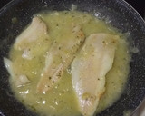 Foto del paso 5 de la receta: Merluza en salsa de cebolla (a mi manera)