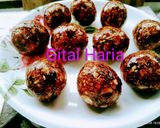 खजूर ड्रायफ्रूटस लाडू रेसिपी (khajur dry fruits ladoo recipe in marathi) रेसिपी स्टेप 13 फोटो