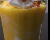 A picture of step 4 of Mango smoothy.