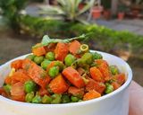 गाजर,मटर हरी प्याज़ की सब्ज़ी (gajar matar hari pyaz ki sabzi recipe in Hindi) रेसिपी चरण 4 फोटो