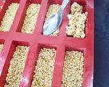 Foto del paso 2 de la receta: Barritas crujientes de copos de quinoa inflada