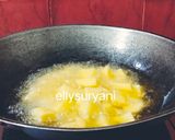 Foto langkah ke 3 dari resep Gulai Kacang Panjang Plus Udang-Kentang.