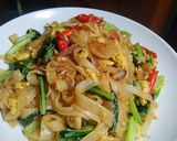 Foto langkah ke 6 dari resep Kwetiau goreng.
