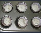 A picture of step 3 of Mawa cup cakes.