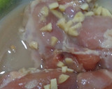 Foto del paso 1 de la receta: Trocitos de pechuga empanado a la sanluqueña
