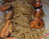 Foto del passaggio 6 della ricetta Spaghetti con le cozze