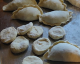Foto del paso 3 de la receta: Pasteles criollos (empanadas fritas)
