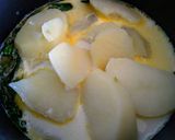 Foto del paso 5 de la receta: Huevo en nido de papas a la crema de albahaca!