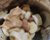 A picture of step 2 of Banana Smoothie.