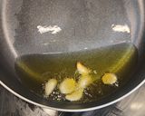 Foto del paso 4 de la receta: Pollo al ajillo con cava