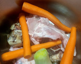 Foto del paso 1 de la receta: Caldo casero de pollo y jamón