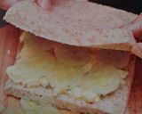 Foto langkah ke 3 dari resep Sandwich telor,timun Dan daun mint.