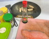 Foto langkah ke 1 dari resep Nasi Goreng Salmon.
