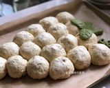 A picture of step 14 of Grape-Shaped Condensed Milk Bread.