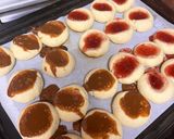 Foto del paso 6 de la receta: Ojitos de dulce de leche y mermelada de frutilla 🤩