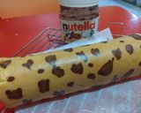 Foto langkah ke 6 dari resep Leopard Roll Cake with Nutella filling.