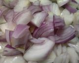 A picture of step 2 of Bhindi da pyaza.