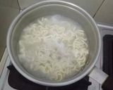 Foto langkah ke 2 dari resep Mie Kecap Pedas.