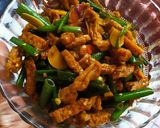 Foto langkah ke 5 dari resep Tumis tahu tempe & bunga bawang.