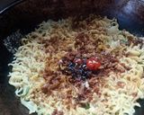 Foto langkah ke 3 dari resep Mie Instan Nyemek.