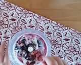 Foto del passaggio 3 della ricetta Gelato veloce e leggero ai frutti di bosco 🌷