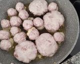 Foto del paso 3 de la receta: Filetes rusos (sin huevo 🚫🥚) en salsa de tomate casera