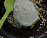 A picture of step 2 of Panchamrut Poha.