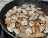 Foto del paso 4 de la receta: Merluza a la Vasca