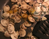 Foto del paso 2 de la receta: Revuelto de champiñones al curry 🍄