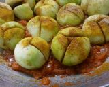 A picture of step 7 of Bharva masala tinda.