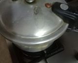 A picture of step 2 of Mutton pulao.